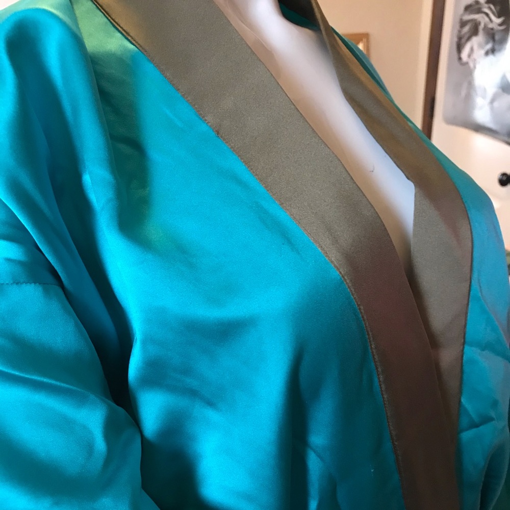 Liz Claiborne Robe - Picture 5 of 6